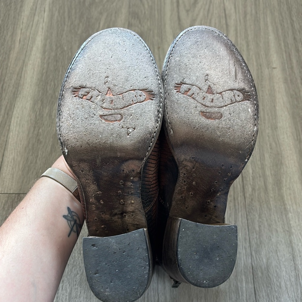 Freebird by Steven Copper Brown Textured Leather Heels - Picture 12 of 16